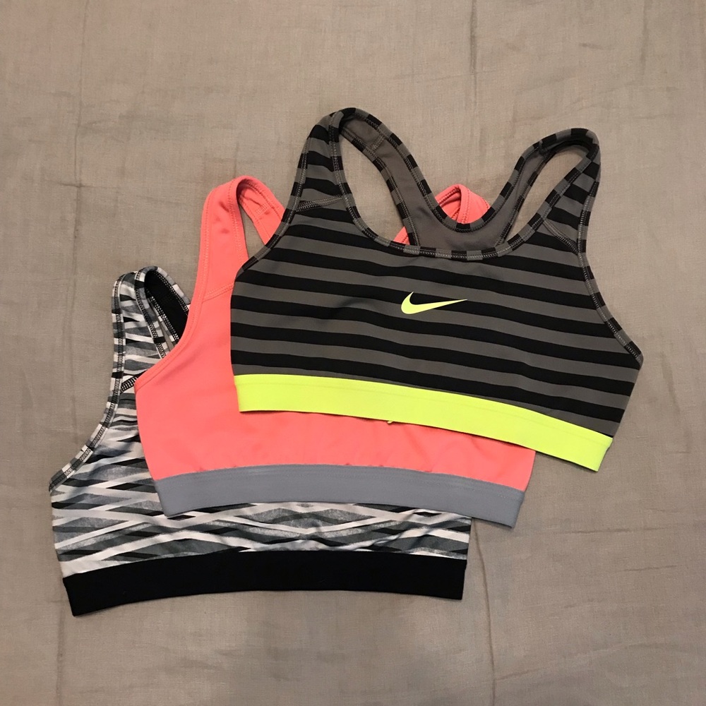 NIKE sports bra bundle